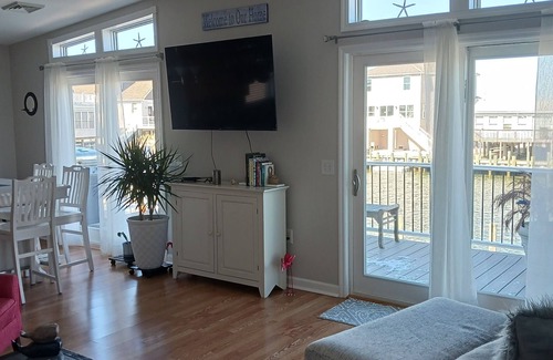 Tuckerton Beach House | 3-bedroom house in charming Tuckerton with AC, WiFi.