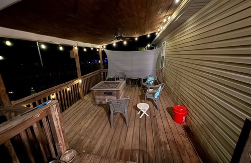 Columbia House | 3-bedroom house in charming Columbia with fitness room, WiFi, AC