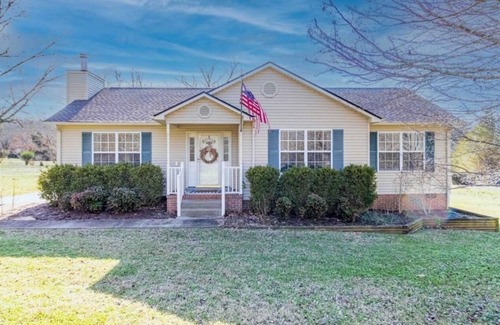 Columbia House | 3-bedroom house in charming Columbia with fitness room, WiFi, AC