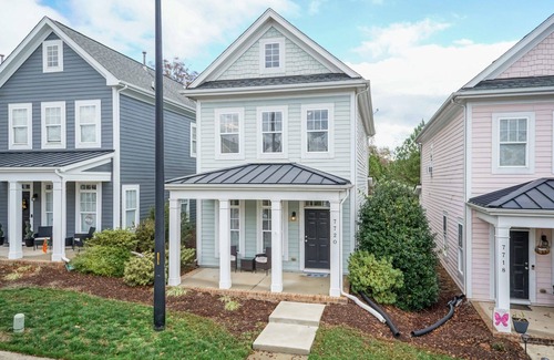 Umstead House | 3-bedroom house in charming Raleigh with AC