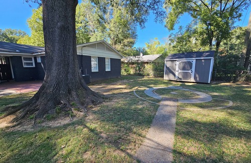 Memphis House | 3-bedroom house in peaceful Memphis with AC, WiFi. Enjoy your stay