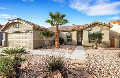 Green Valley House | 3-bedroom house in phenomenal Green Valley, Henderson with Backyard & Pool