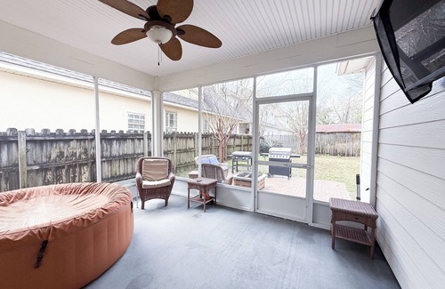 Warrington House | 3-bedroom house in pleasant Pensacola. Enjoy your stay