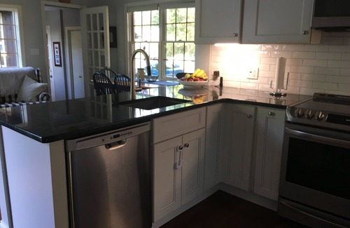 Mystic - New London House | 3 Bedroom House in Quiet Neighborhood, Walk to Historical Downtown Mystic