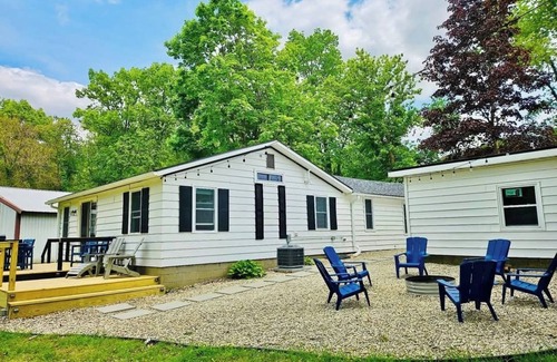 Sister Lakes House | 3-bedroom House in Sister Lakes on Magician Lake w/Dock. Relax on the Lake
