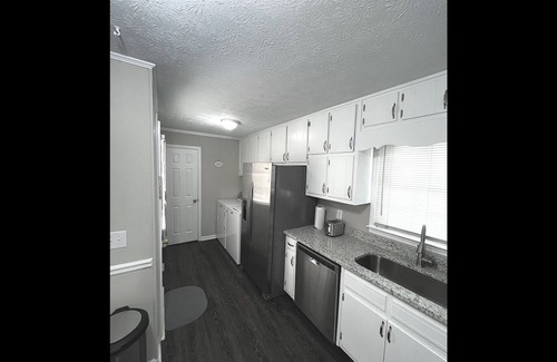 McDonough House | 3 bedroom house in the heart of McDonough