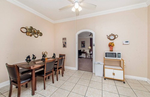 Holy Cross District House | 3-bedroom house in fantastic New Orleans Holy Cross district with WiFi, ACn