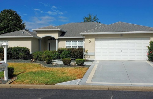 Summerfield House | 3-bedroom house in Summerfield. MUST BE 3 MONTH MINIMUM STAY!