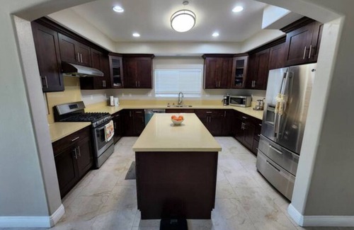 Westminster House | 3-bedroom house in cool Westminster with fitness room, WiFi, AC