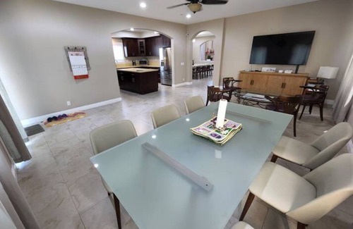 Westminster House | 3-bedroom house in cool Westminster with fitness room, WiFi, AC