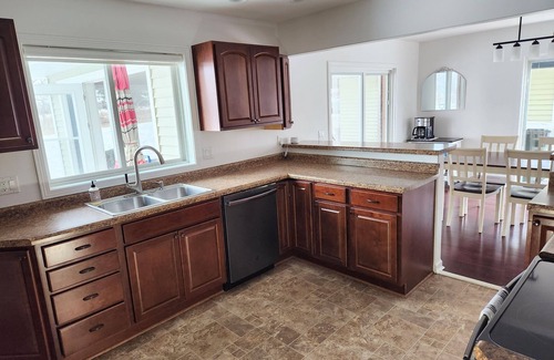 Pella House | 3-bedroom house in welcoming Pella close to lake & on the bike trail