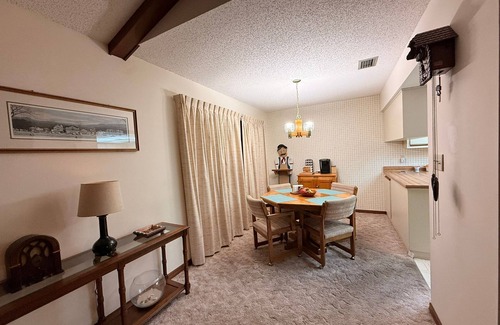 Fruitland Park House | 3-bedroom house in charming Fruitland Park with WiFi, AC. Start relaxing