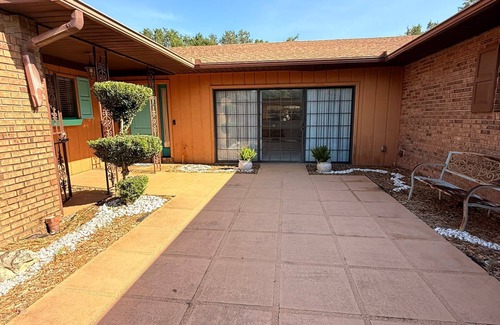Fruitland Park House | 3-bedroom house in charming Fruitland Park with WiFi, AC. Start relaxing
