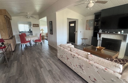 Thousand Palms House | 3-bedroom house in fabulous Thousand Palms with Mountain and Golf Course Views