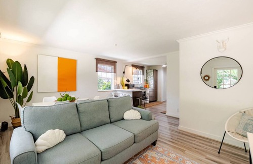 Parker Ridge House | 3-bedroom house in lovely West Palm Beach with Fast WiFi, KING Bed