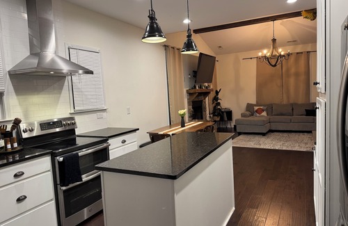 Willow Spring House | 3-bedroom house in nice Willow Springs with WiFi, AC