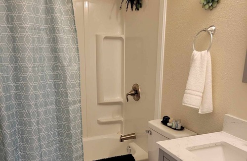 Roseburg House | 3 Bedroom House w/Game Room/Pets