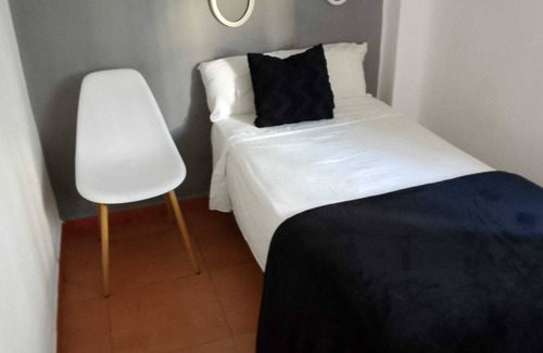 Distrito San Pablo-Santa Justa Apartment | 3 bedroom house with air conditioning 5 minutes from Santa Justa