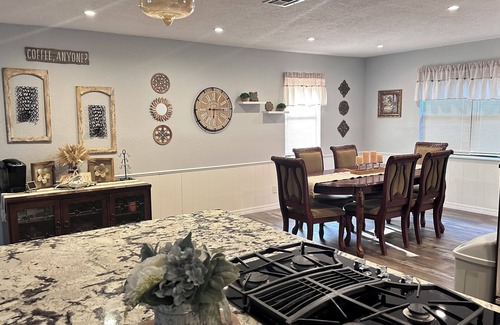 Sulphur House | 3-bedroom house with hot tub 1.3 miles to Guy Sandy boat dock, Arbuckle Lake
