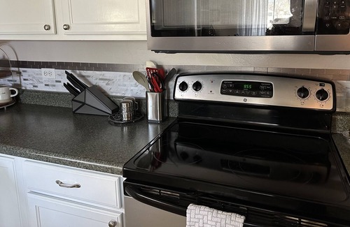 Marana House | 3 Bedroom house with large backyard and pool during warm months!