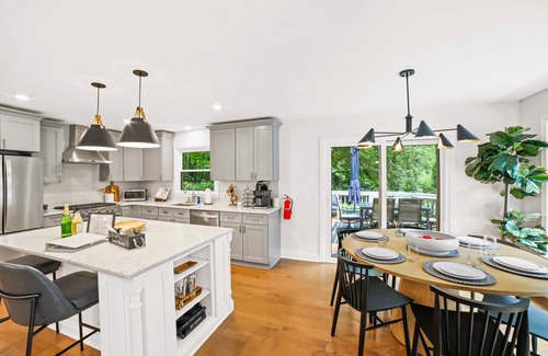 Fennville House | 3-bedroom house with theater-game room-pet friendly in beautiful Fennville