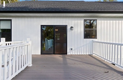 De Pere House | 3-bedroom house with WiFi in De Pere - plus free parking near Lambeau Field
