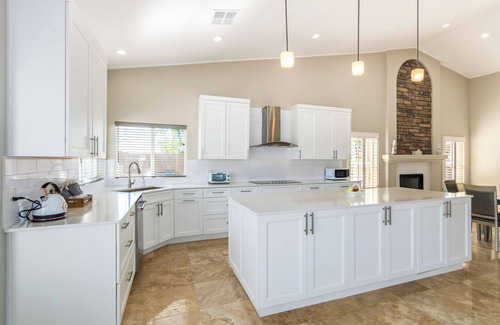 Casa Grande Villa | 3-bedroom Lake front villa in Casa Grande. with heated pool & spa. Kayak & bikes