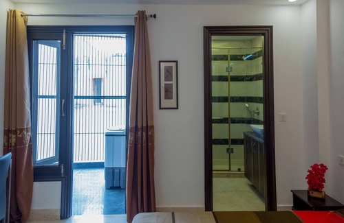 RK Puram Apartment | 3 Bedroom & Living Area Service Apartment - Center Delhi