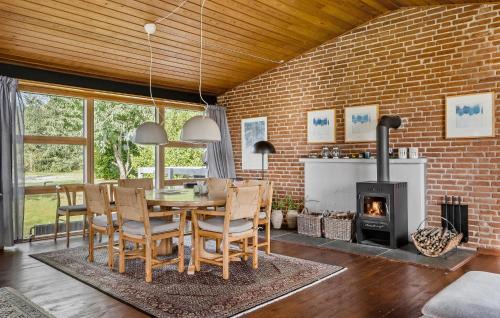 Mommark Strand House | 3 Bedroom Lovely Home In Sydals