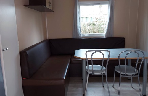 Saint-Cheron House | 3-bedroom mobile home sleeps 6