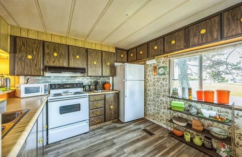 Ocean Shores House | 3-bedroom mobile home in wonderful Ocean Shores just minutes to the beach.