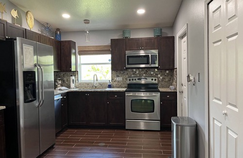 Oviedo House | 3 bedroom Modern pool home, Oviedo FL, close to UCF