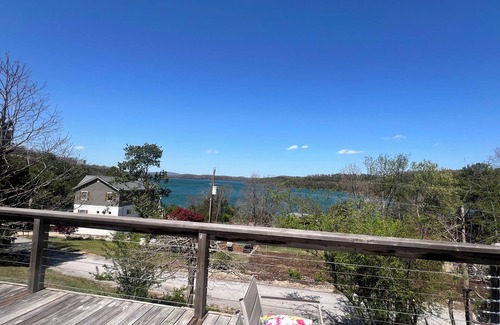 Rambo Riviera House | 3-bedroom newly remodeled bungalow located on Beaver Lake in Rogers, AR.