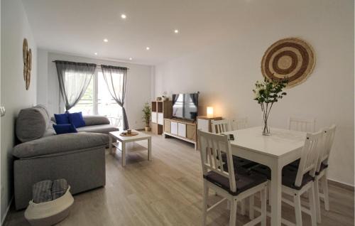 Benajarafe Apartment | 3 Bedroom Nice Apartment In Benajarafe