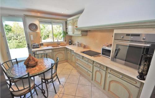 Bagnols-en-Foret House | 3 Bedroom Nice Home In Bagnols En Forêt