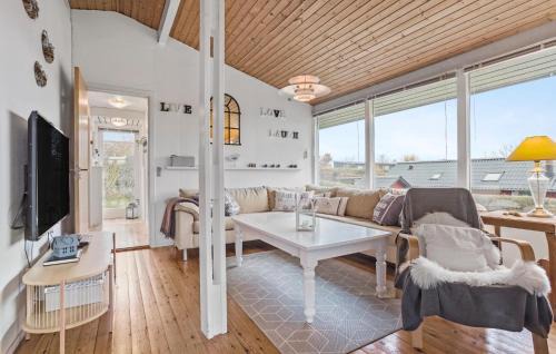 Floutrup House | 3 Bedroom Nice Home In Roslev
