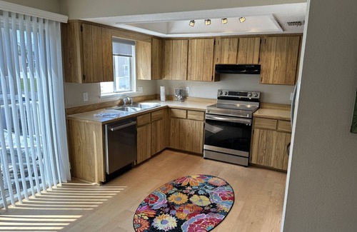Ormond-by-the-Sea House | 3 bedroom Oceanview townhome with double car garage