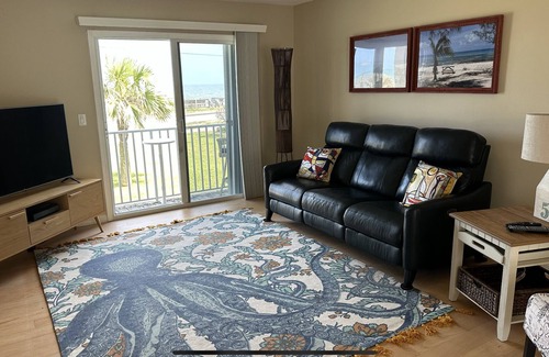 Ormond-by-the-Sea House | 3 bedroom Oceanview townhome with double car garage