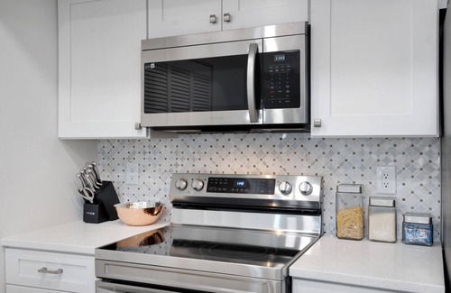 Laurel Condo | 3 Bedroom Penthouse with Stunning Sunset Views of Blackburn Bay!