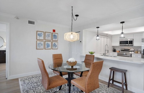 Laurel Condo | 3 Bedroom Penthouse with Stunning Sunset Views of Blackburn Bay!