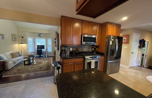 Gaithersburg House | 3-bedroom pet-friendly house in Gaithersburg AC, WiFi, deck, and fenced in yard