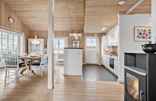 Hojslev House | 3 bedroom pet friendly home in Højslev