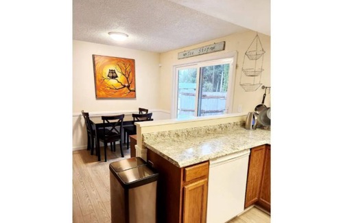 Bonney Lake House | 3 Bedroom Rambler on Large Lot Near Lake Tapps!