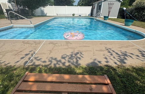 Burnt Hills House | 3 Bedroom Ranch with private inground pool just 12 mi. from SPAC and racetrack