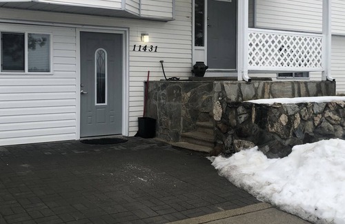 Central Okanagan House | 3 bedroom renovated main floor