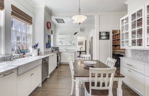 Buckhead House | 3 Bedroom Renovated Cottage