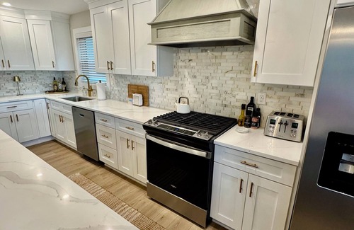 South End Condo | 3-bedroom Renovated Home in Ocean City, NJ just 2.5 blocks from the beach!