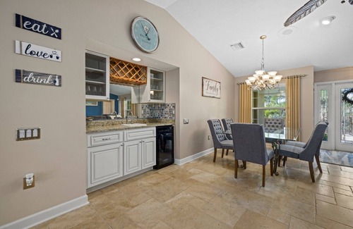 Plantation House | "3-Bedroom Retreat in Venice with Scenic Views!"