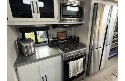 Foley House | 3-bedroom RV in charming Foley with WiFi, AC
