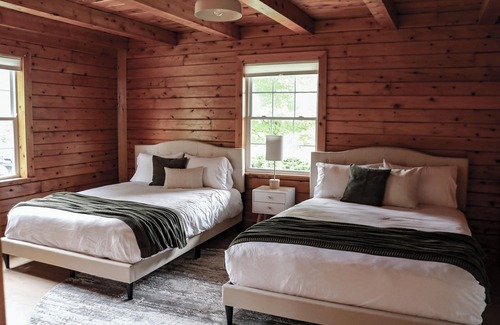 Canandaigua Cabin | 3 bedroom secluded Lodge, close to Canandaigua